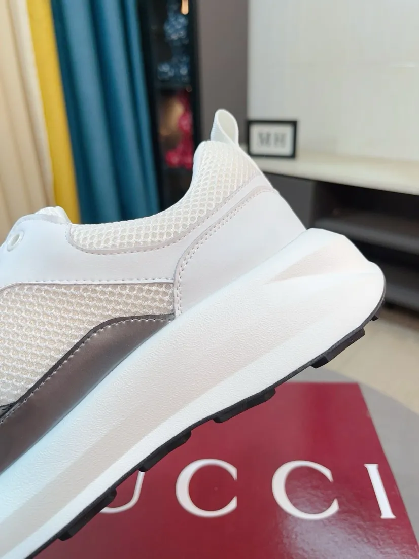 Men's shoes 💰440🌹🌹GUCCI [Gucci] New high-end brand of men's shoes, the latest fashionable casual men's shoes, trendy and versatile style, relaxed and sporty style, uppers imported from Italy, first-layer cowhide, genuine leather lining and ultra-fine workmanship. Original personalized fashionable rubber wear-resistant outsole, light and comfortable on the foot, size 38-44